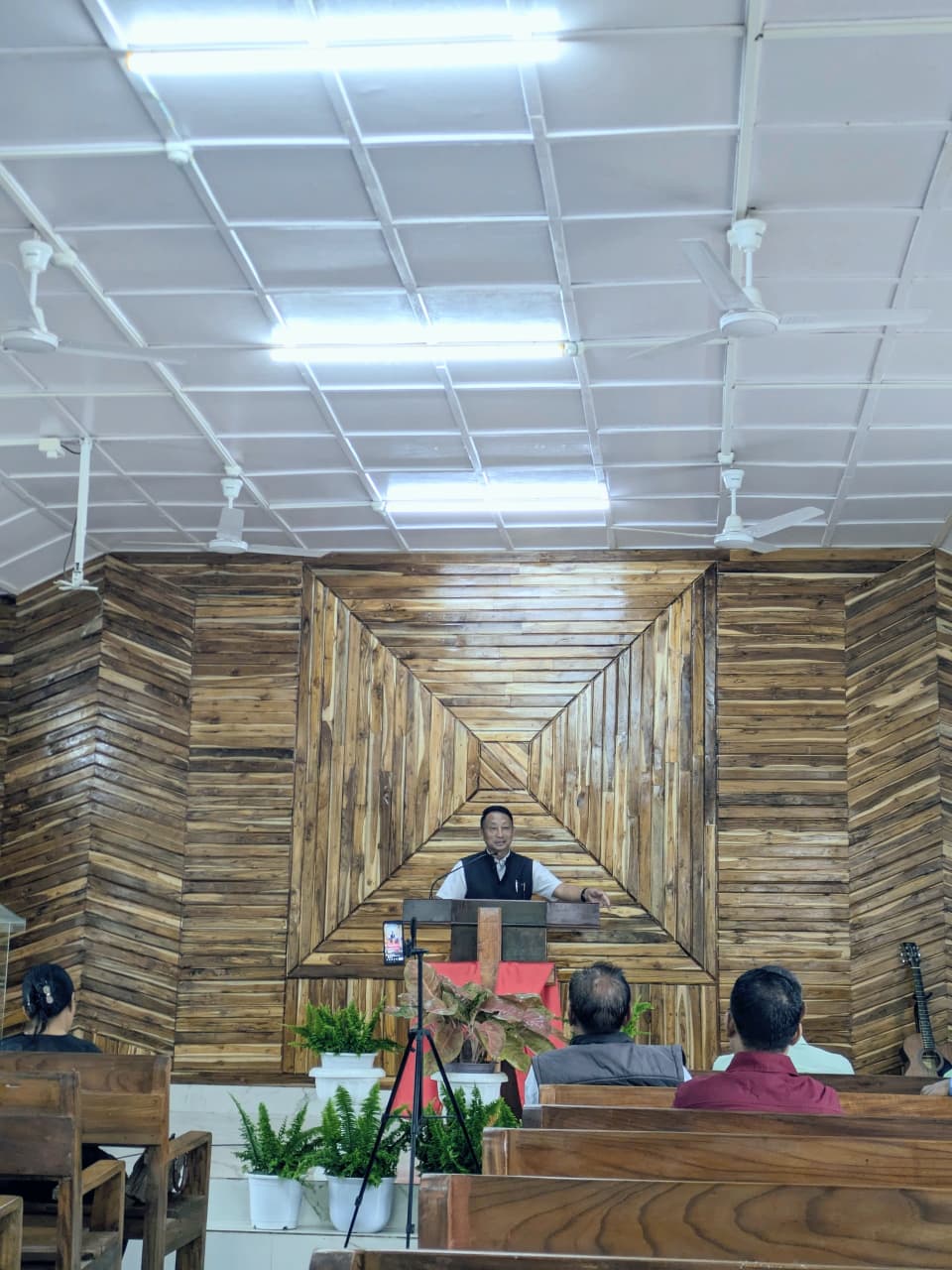 Holzwand Kirche Dimapur
